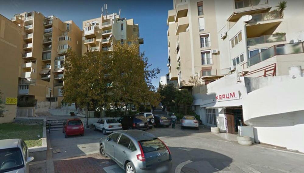 A Small Apartment For A Great Vacation "Ludi" Сплит Екстериор снимка